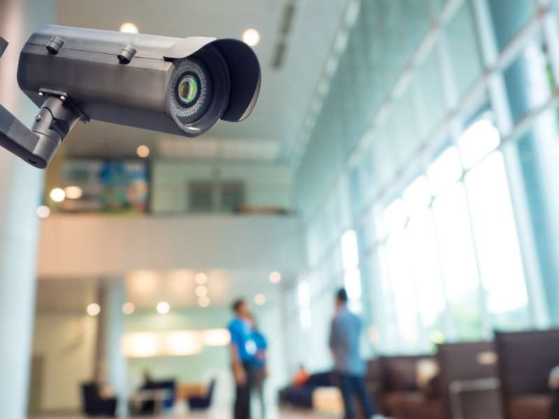 Inbrekers ontkomen door slechte camerabeelden